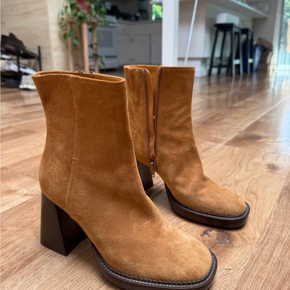 Sezane Camel Suede Block Heel Ankle Boots - Picture 3 of 4